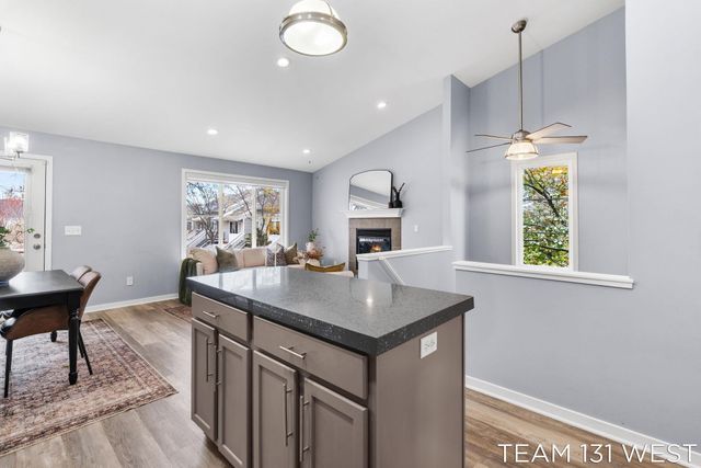 1391 Quarterline Cmns, Holland City, MI 49423