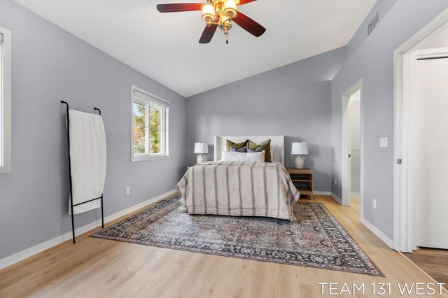 1391 Quarterline Cmns, Holland City, MI 49423