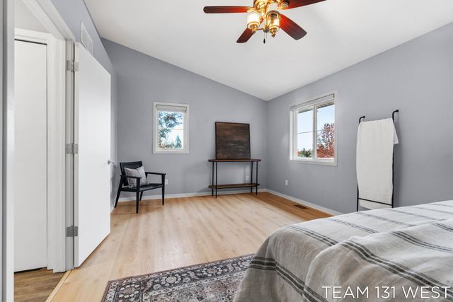 1391 Quarterline Cmns, Holland City, MI 49423