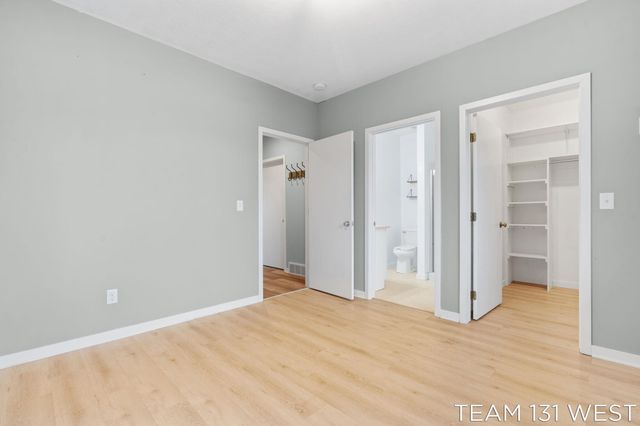 1391 Quarterline Cmns, Holland City, MI 49423