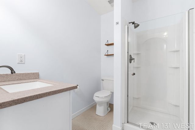 1391 Quarterline Cmns, Holland City, MI 49423