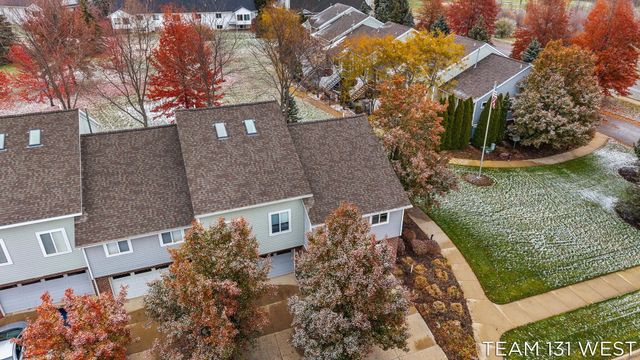 1391 Quarterline Cmns, Holland City, MI 49423