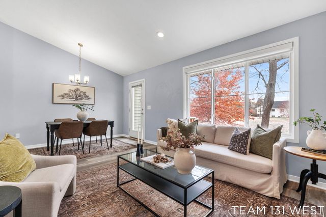 1391 Quarterline Cmns, Holland City, MI 49423