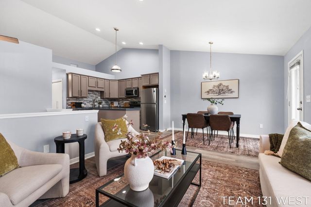 1391 Quarterline Cmns, Holland City, MI 49423