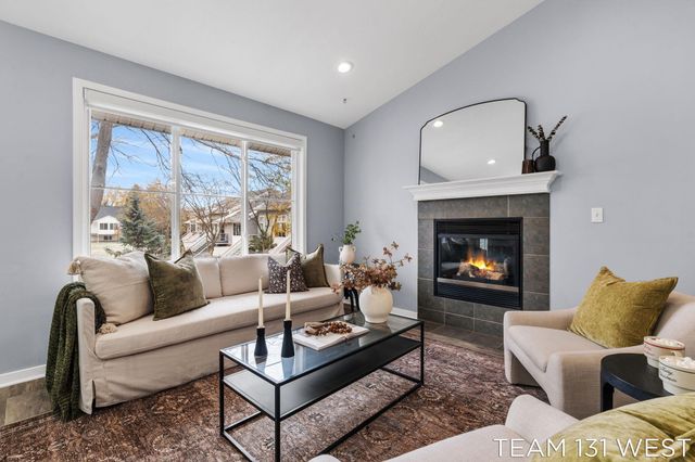 1391 Quarterline Cmns, Holland City, MI 49423