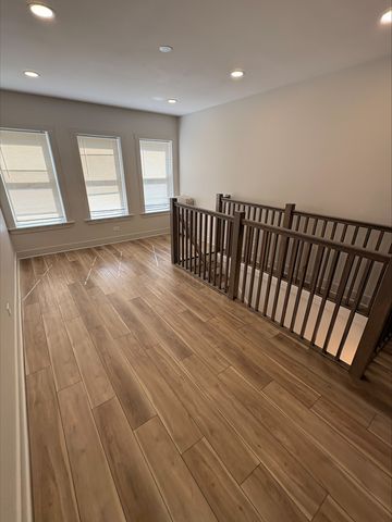 6254 N Whipple Street 1, Chicago, IL 60659