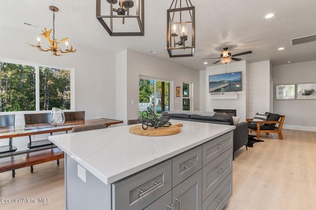 52 Peggy's Ct, Dover, ID 83825