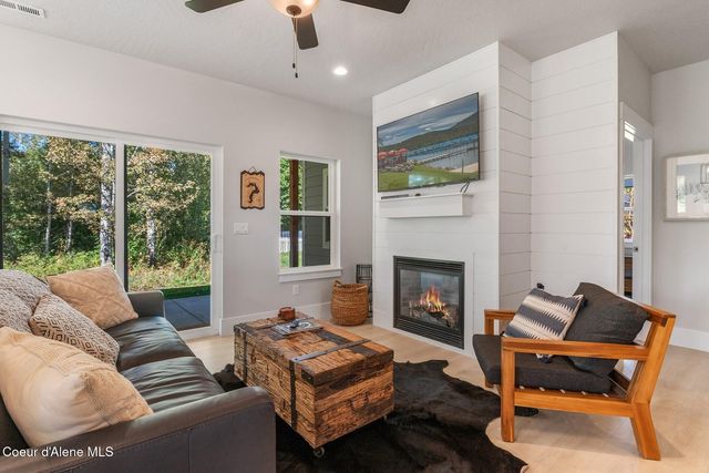 52 Peggy's Ct, Dover, ID 83825