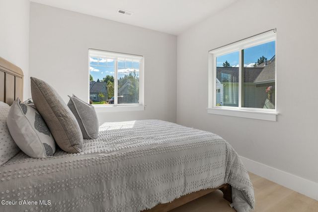 52 Peggy's Ct, Dover, ID 83825