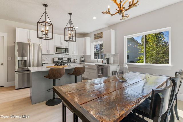 52 Peggy's Ct, Dover, ID 83825