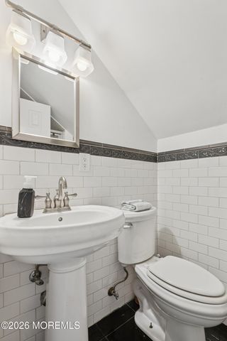 6 Lagoon Drive W, Toms River, NJ 08753