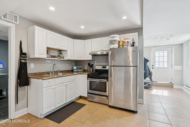 6 Lagoon Drive W, Toms River, NJ 08753