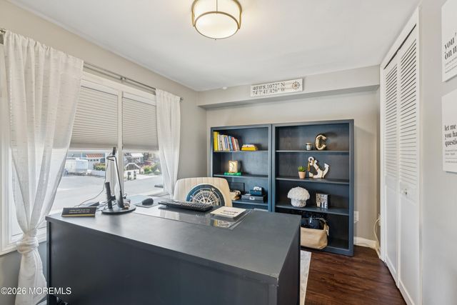 6 Lagoon Drive W, Toms River, NJ 08753
