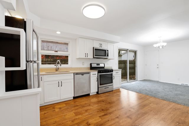 1034 Central Park Avenue, Flossmoor, IL 60422