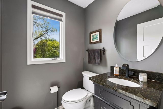 1092 Ivy Hill Drive, Mendota Heights, MN 55118