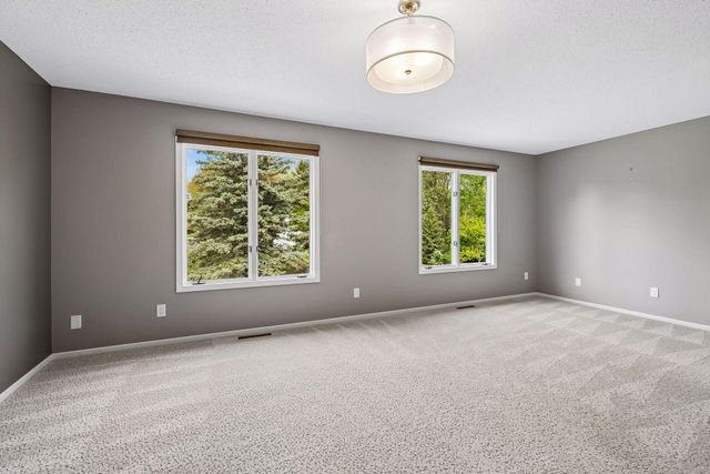 1092 Ivy Hill Drive, Mendota Heights, MN 55118