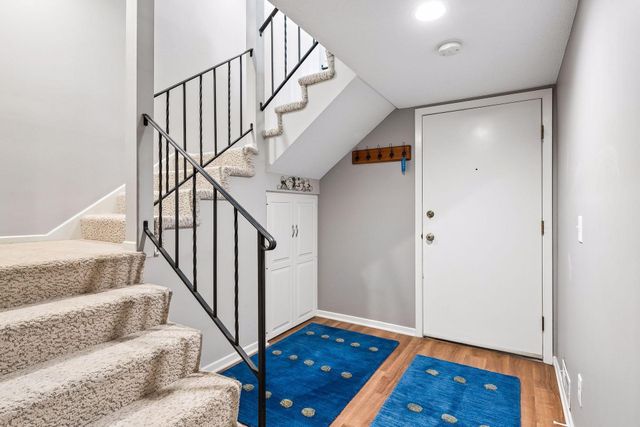 1092 Ivy Hill Drive, Mendota Heights, MN 55118