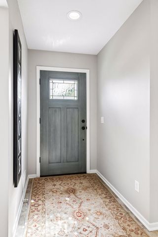 1092 Ivy Hill Drive, Mendota Heights, MN 55118