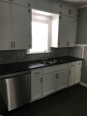 1401 Hurley Avenue, Fort Worth, TX 76104