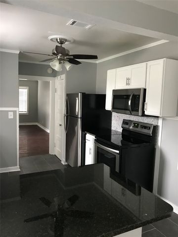 1401 Hurley Avenue, Fort Worth, TX 76104