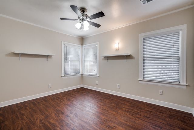 1401 Hurley Avenue, Fort Worth, TX 76104