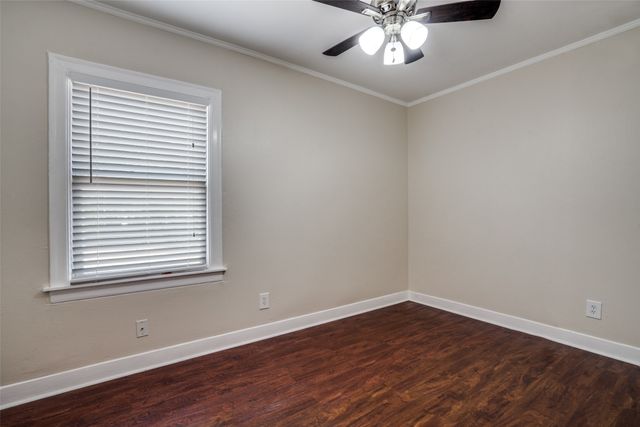 1401 Hurley Avenue, Fort Worth, TX 76104