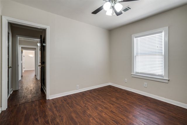 1401 Hurley Avenue, Fort Worth, TX 76104