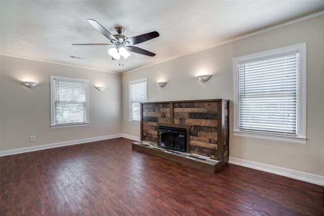 1401 Hurley Avenue, Fort Worth, TX 76104