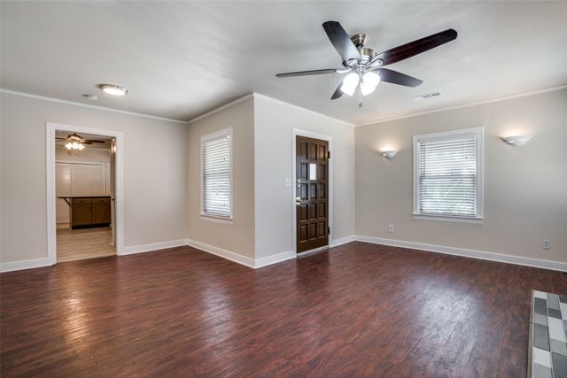 1401 Hurley Avenue, Fort Worth, TX 76104