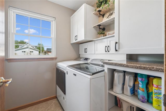 1955 Charleston Drive, Marion, IA 52302