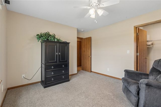1955 Charleston Drive, Marion, IA 52302