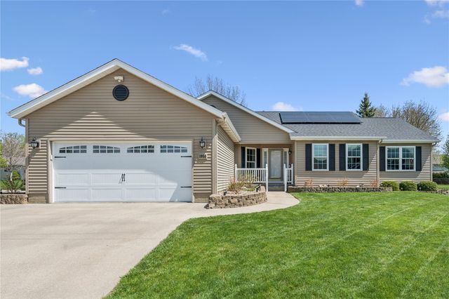 1955 Charleston Drive, Marion, IA 52302