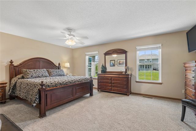 1955 Charleston Drive, Marion, IA 52302
