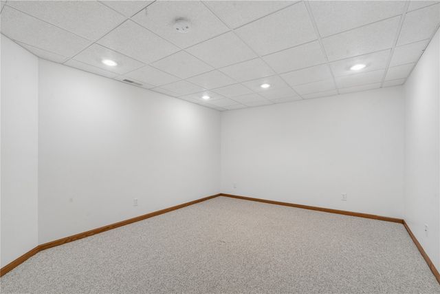 1955 Charleston Drive, Marion, IA 52302