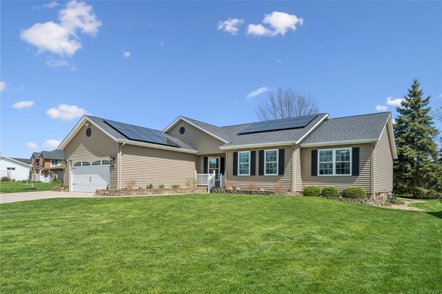 1955 Charleston Drive, Marion, IA 52302