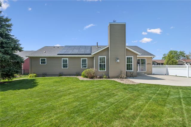 1955 Charleston Drive, Marion, IA 52302