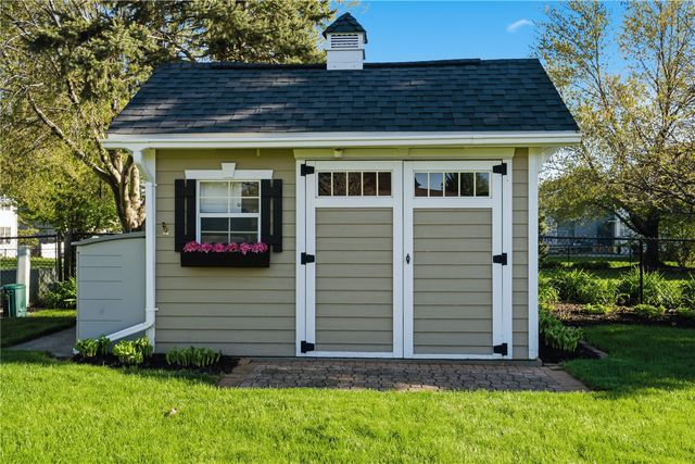 1955 Charleston Drive, Marion, IA 52302
