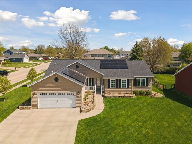 1955 Charleston Drive, Marion, IA 52302