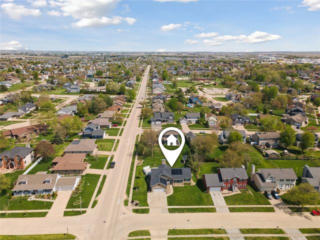 1955 Charleston Drive, Marion, IA 52302