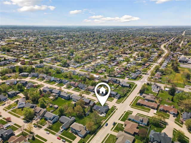 1955 Charleston Drive, Marion, IA 52302
