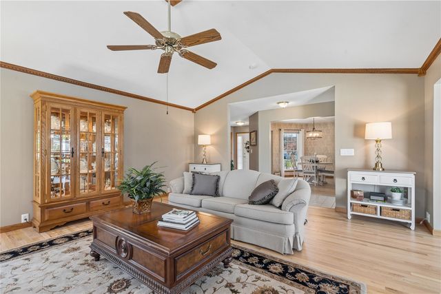 1955 Charleston Drive, Marion, IA 52302