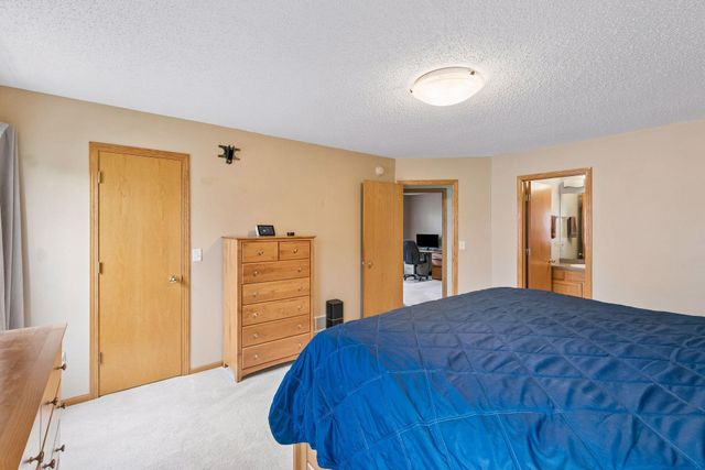 909 Basenji Curve, Shakopee, MN 55379