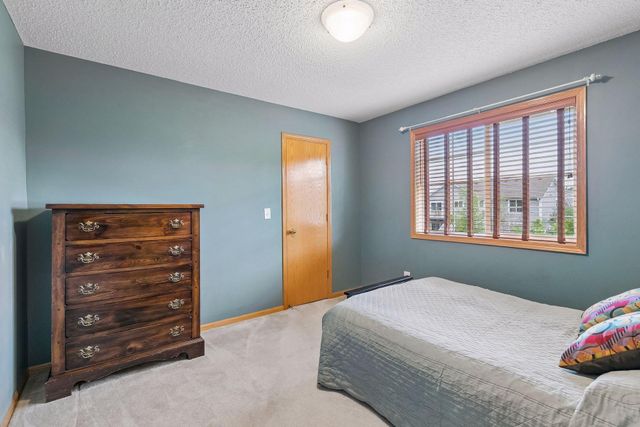909 Basenji Curve, Shakopee, MN 55379