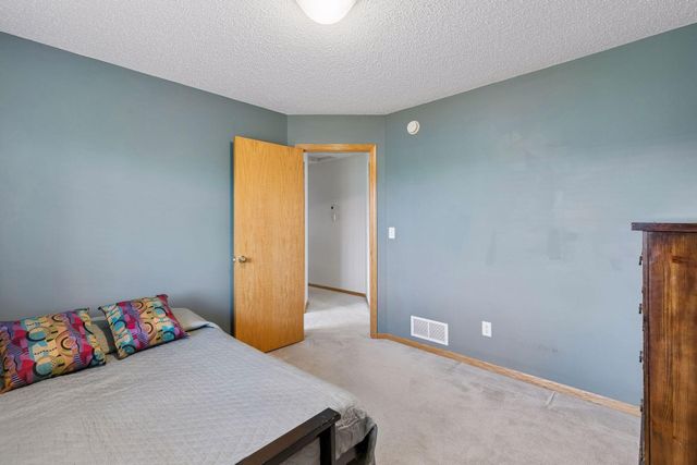 909 Basenji Curve, Shakopee, MN 55379
