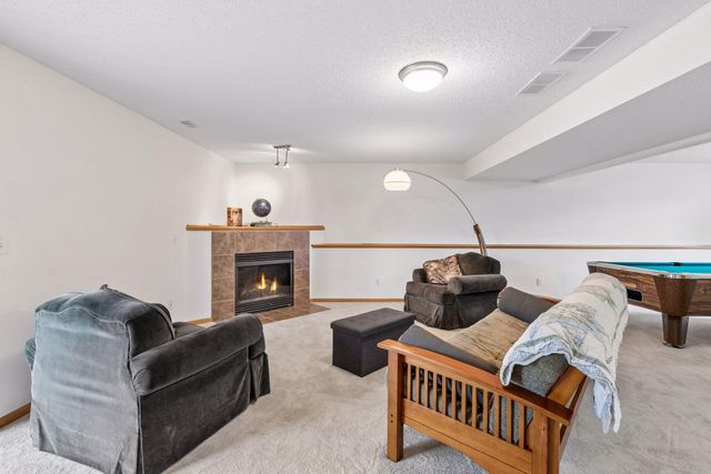 909 Basenji Curve, Shakopee, MN 55379