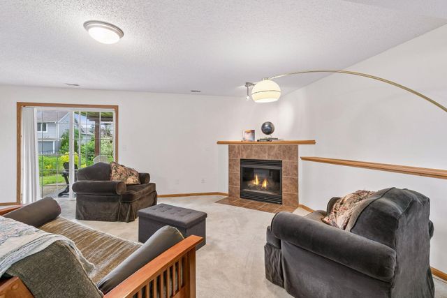 909 Basenji Curve, Shakopee, MN 55379