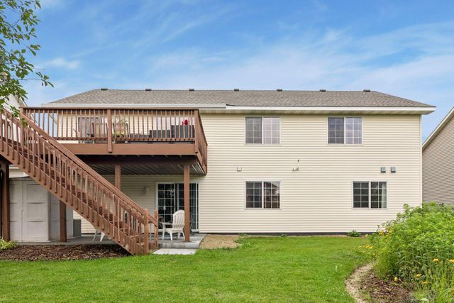 909 Basenji Curve, Shakopee, MN 55379