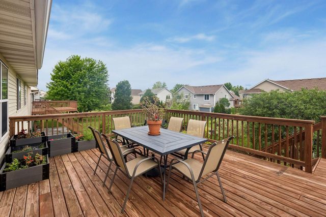 909 Basenji Curve, Shakopee, MN 55379