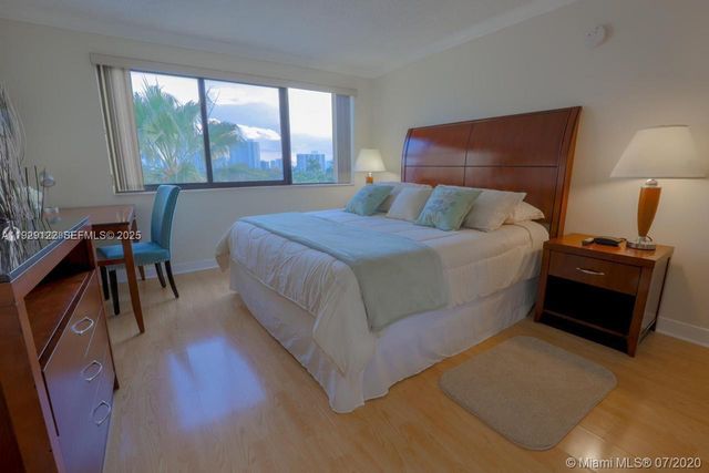 301 Golden Isles Dr 506, Hallandale Beach, FL 33009