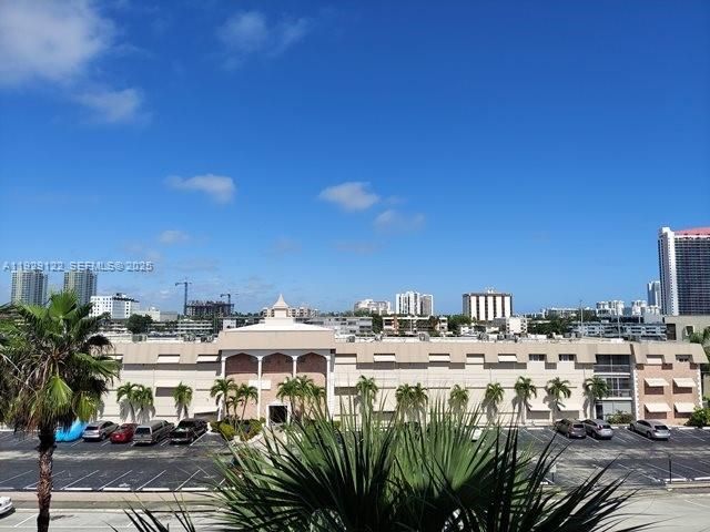 301 Golden Isles Dr 506, Hallandale Beach, FL 33009